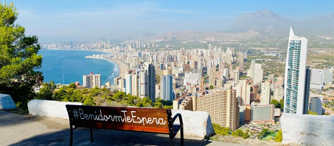 BENIDORM TE ESPERA