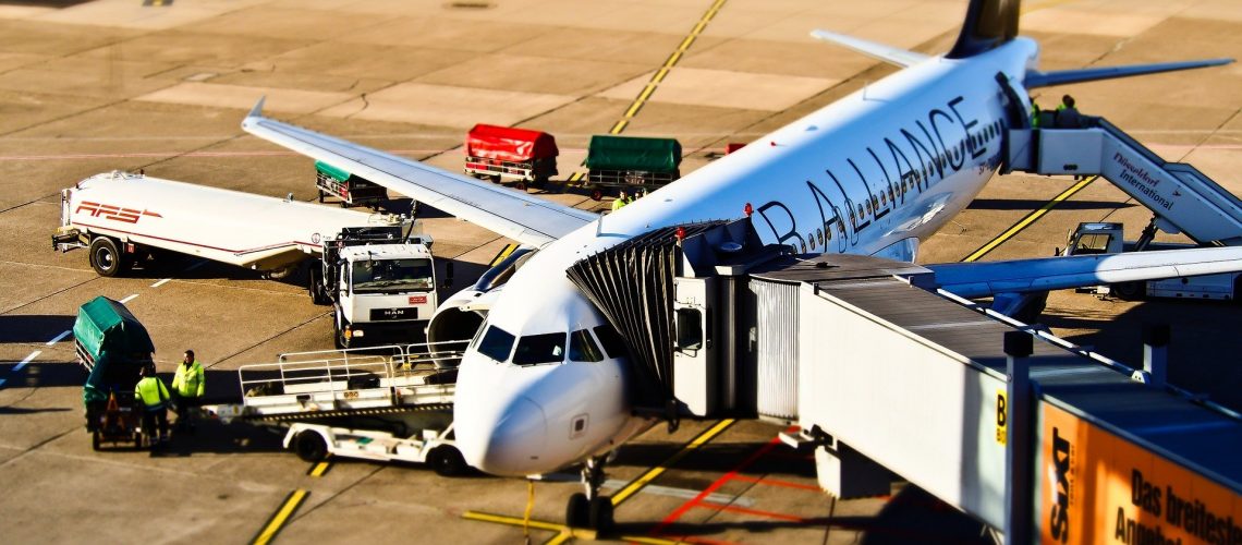 airport-1105980_1920