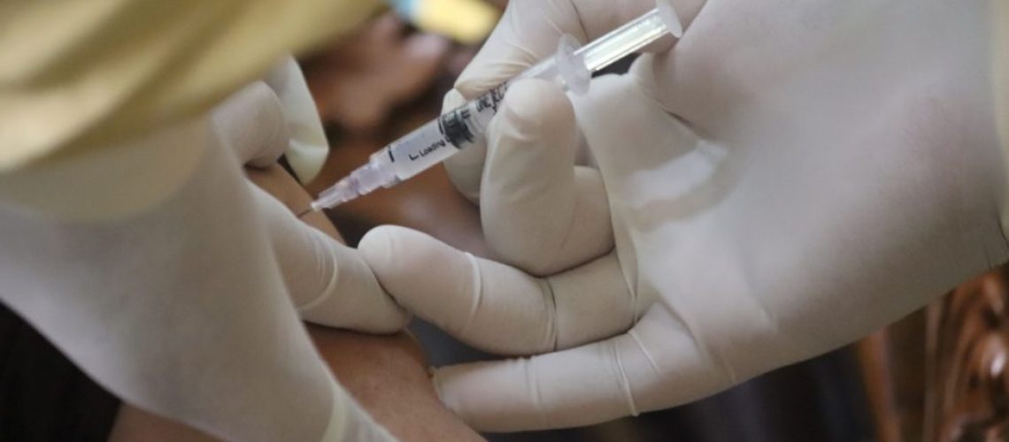 giving-vaccines-980x551-1